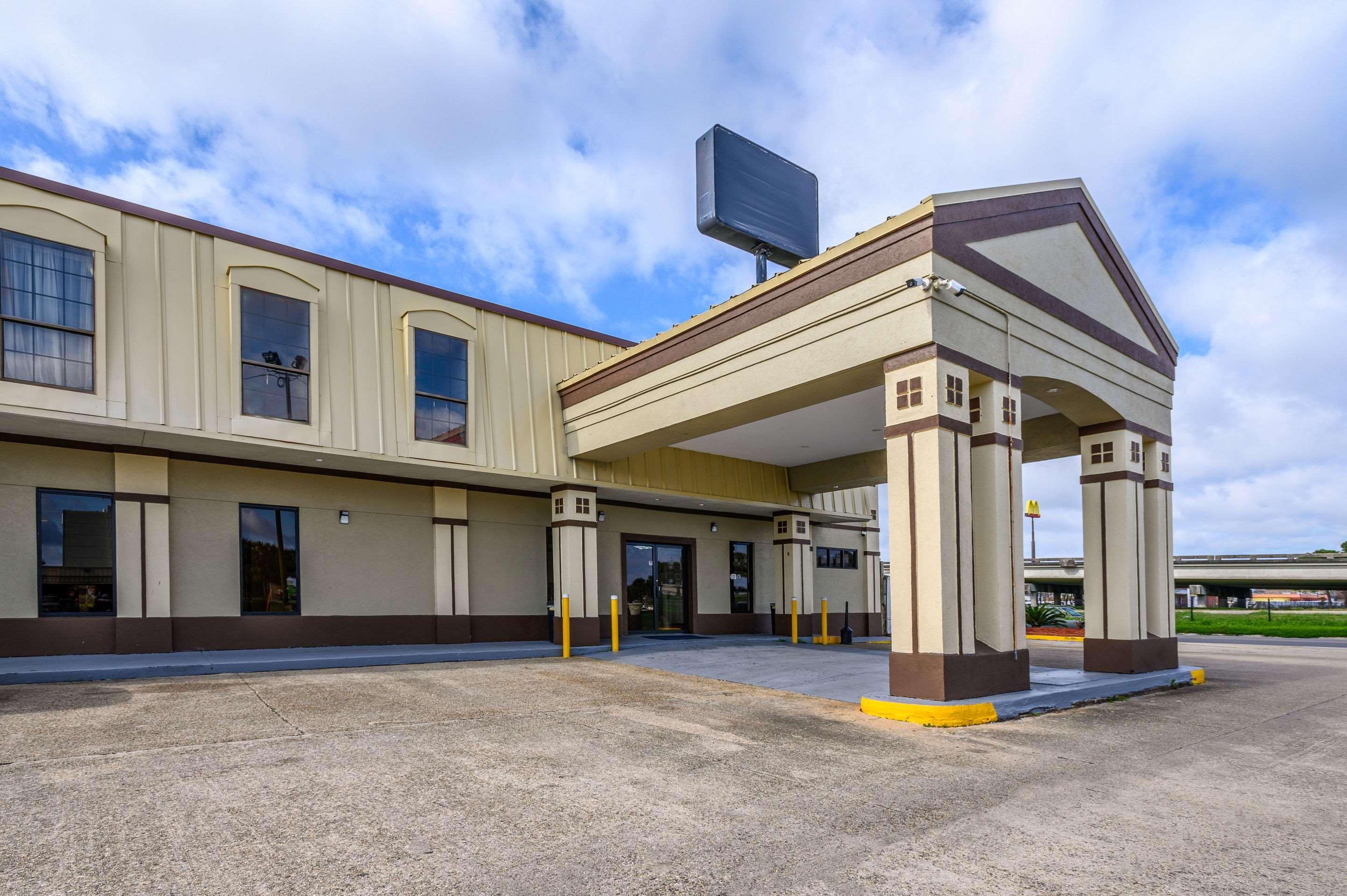 Quality Inn New Orleans I-10 East Exterior photo